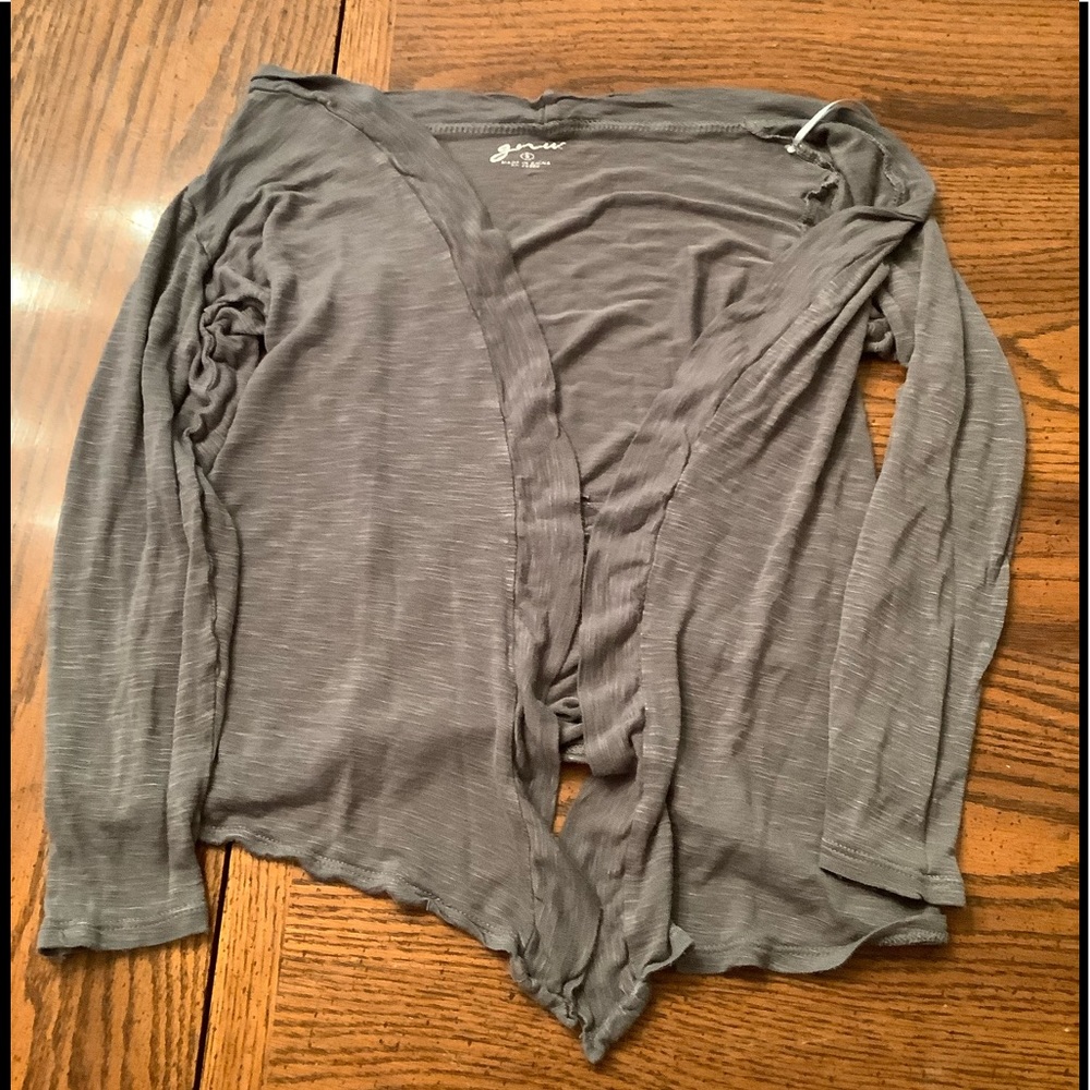 Super cute light sweater